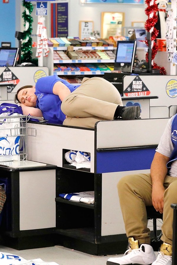 Superstore – S02E10 – Il giorno delle prime volte