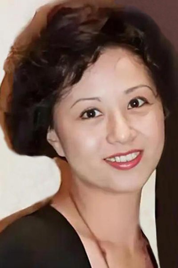 Chi Chen's headshot