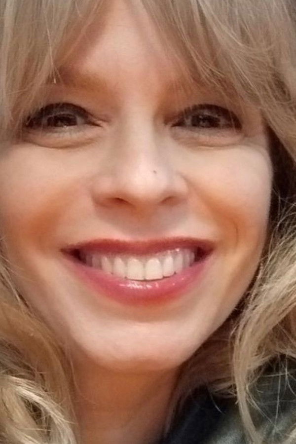 Ana Alemany's headshot