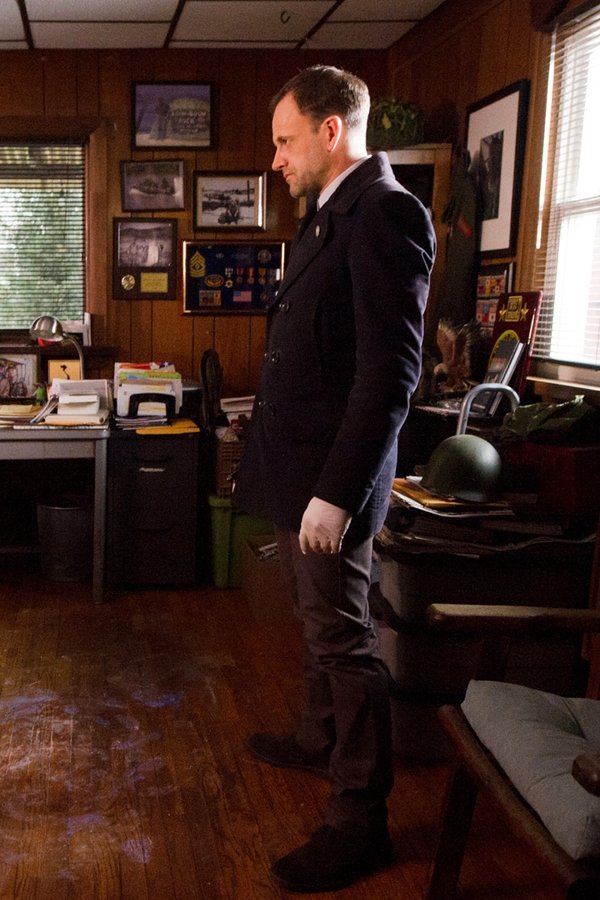 Elementary – S06E21 – Resti quel che resti