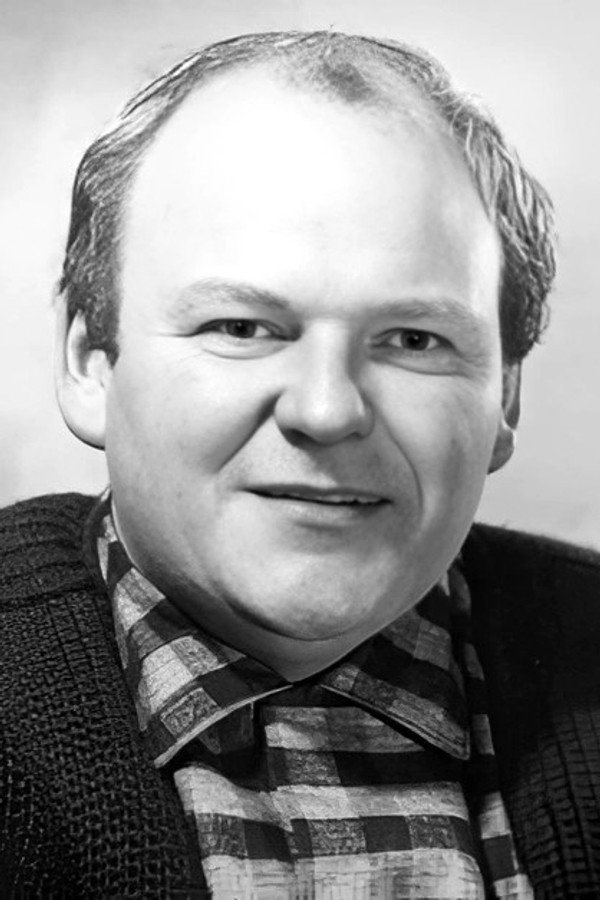Roy Kinnear's headshot