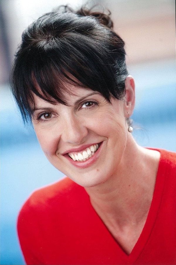 Deanne Degruijter's headshot