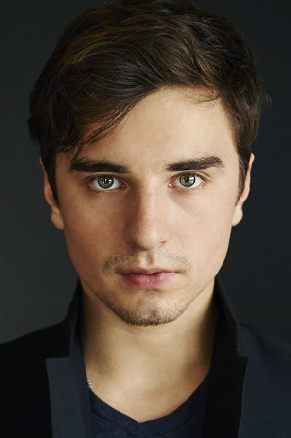 Alex Ozerov-Meyer's headshot