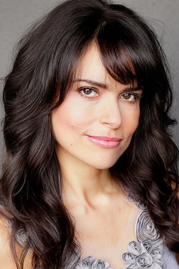 Adriana Fricke's headshot