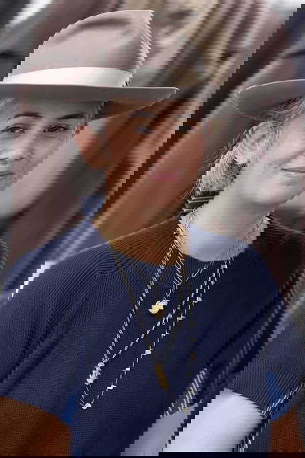 Suttirat Anne Larlarb