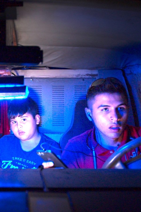 Familia de medianoche - Midnight Family (2019) Pelicula Completa Español Latino Online Descarga