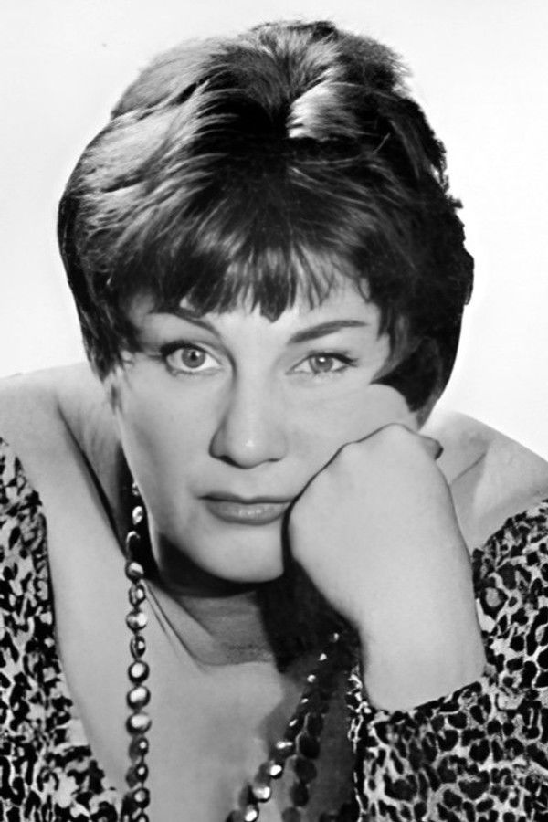 Dominique Davray's headshot