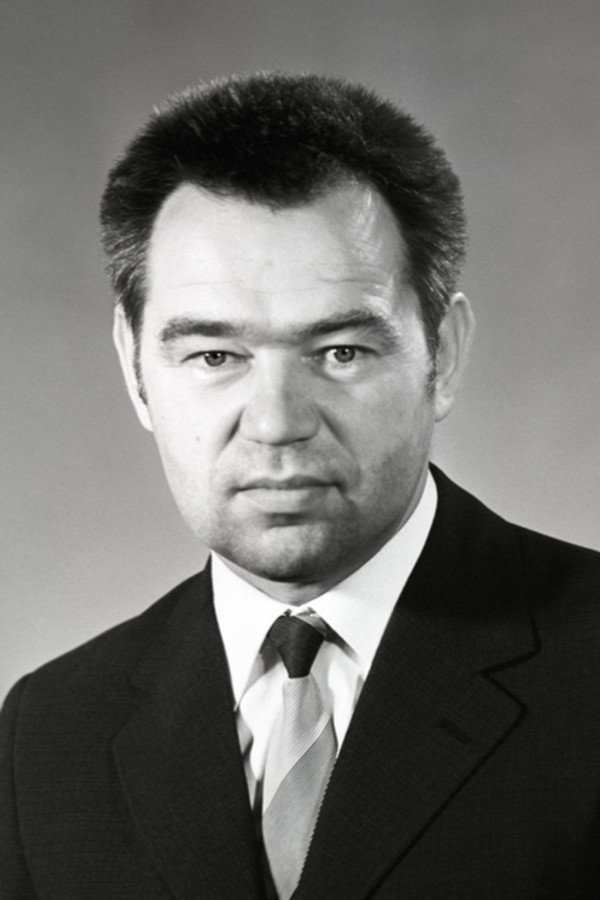 Georgiy Grechko's headshot