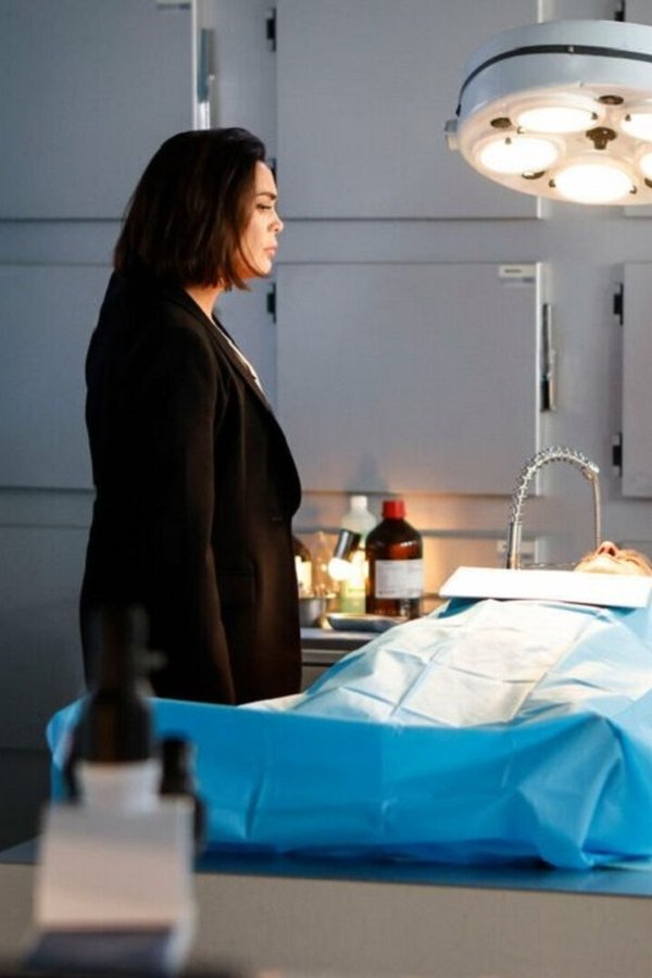 Astrid e Raphaëlle – S04E01 – Episodio 1