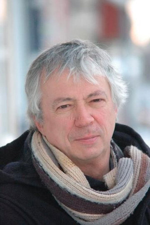 Charlie Tomlinson's headshot