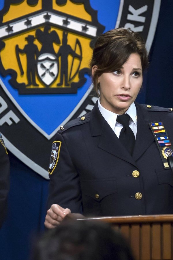 Brooklyn Nine-Nine – S04E22 – Delitto e castigo