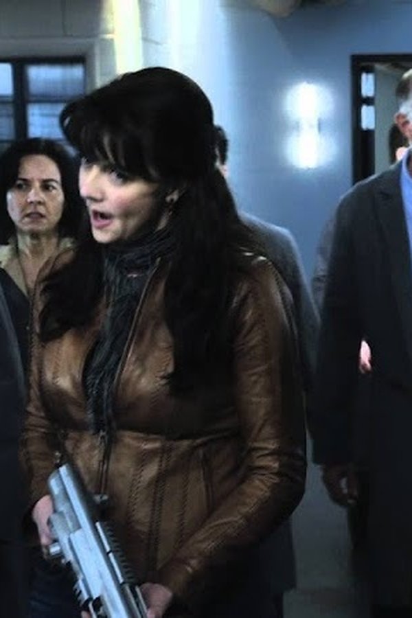 Sanctuary (2008) – S04E05 – Resistenza