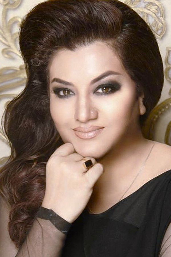 Hina Dilpazeer's headshot