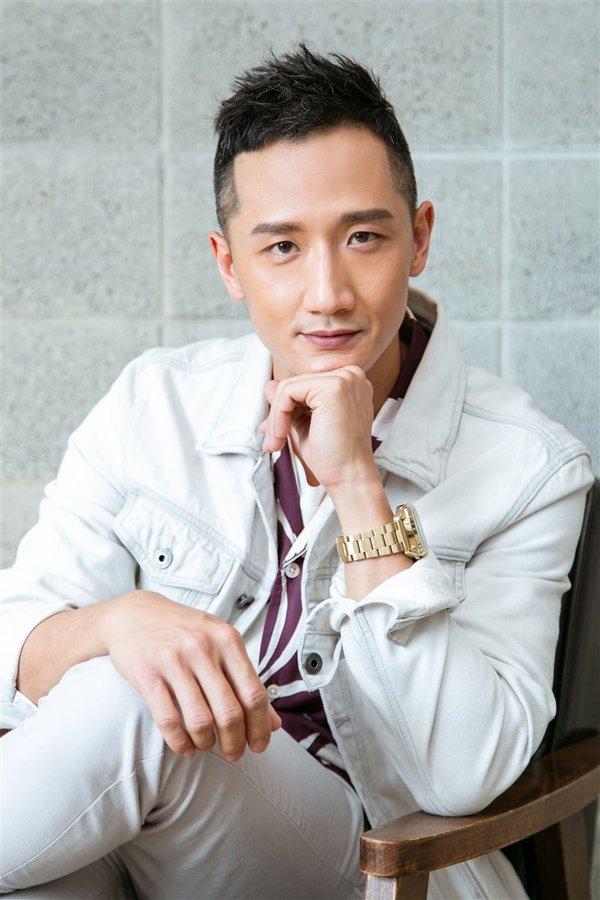 高英軒