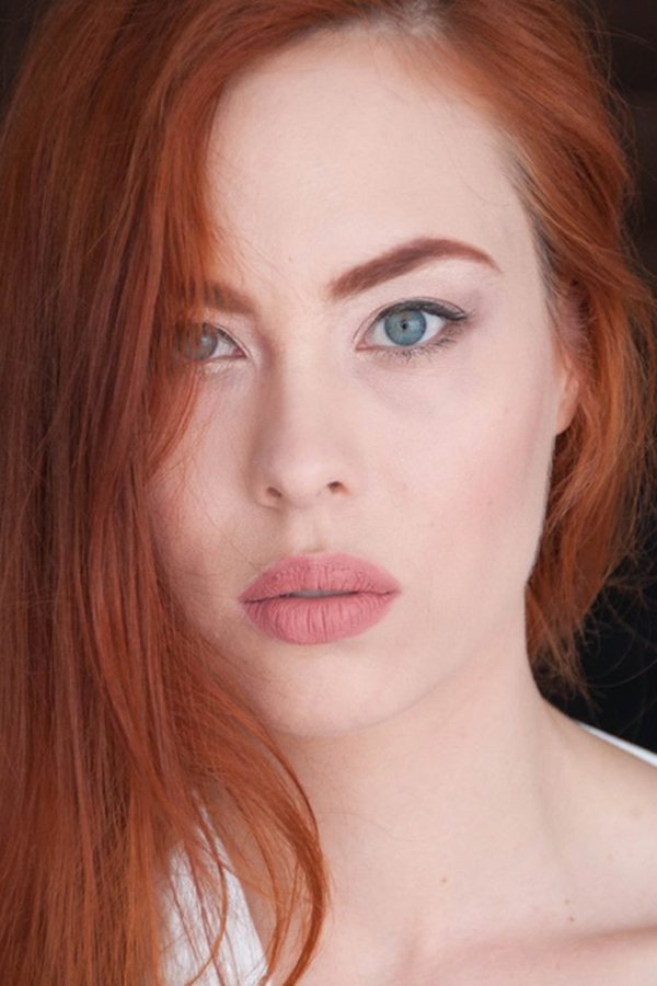 Aline Szpakowski's headshot