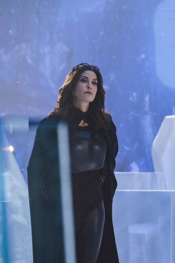 Supergirl – S02E17 – Sole distante