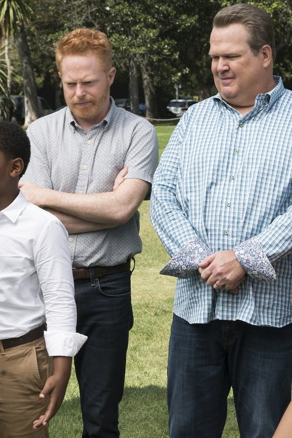 Modern Family – S09E04 – Sesso, bugie e kickball