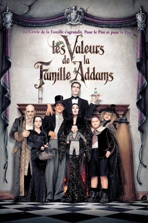 Chose curieuse mais point trop inhabituelle au sein de la famille Addams : Morticia accouche aussi brusquement d'un bambin qu'elle s'est trouvée enceinte. L'heureux nouveau-né porte la moustache et répond au doux nom de Puberté. Mercredi et Pugsley, ses deux aînés, fous de jalousie, multiplient les tentatives d'assassinat. Inquiets, les parents embauchent Debbie, une nurse venue du pays de la lumière - mais qui nourrit de noirs desseins - et expédient les deux monstres dans une colonie de vacances affreusement ensoleillée. Pendant ce temps, la baby-sitter tente de se faire épouser par Fétide, le frère solitaire de Gomez, afin de mieux le trucider ensuite...