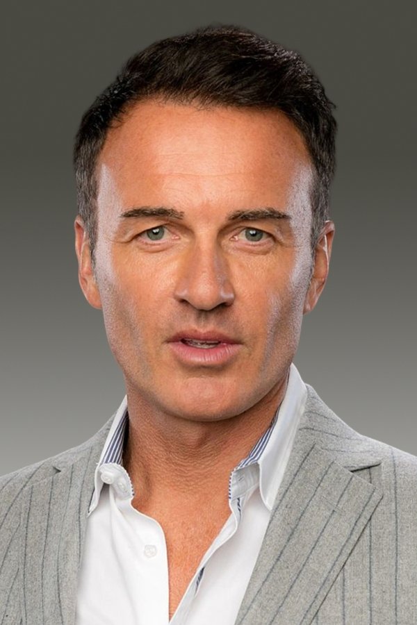 Julian McMahon's headshot