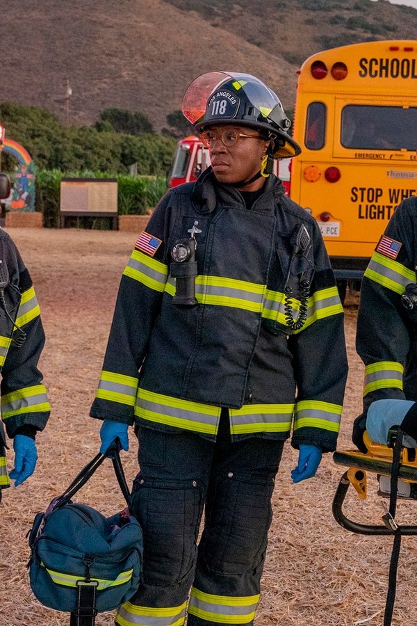 9-1-1 – S03E06 – Halloween