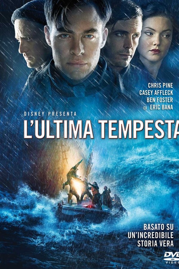 Il 18 febbraio 1952, una terribile tempesta colpisce il New England, devastando intere città della costa orientale e devastando le imbarcazioni che sfortunatamente si trovano nella sua traiettoria. Fra queste, la SS Pendleton, una petroliera T-2 diretta a Boston, viene letteralmente spezzata in due: i 30 marinai intrappolati a poppa sono destinati a un rapido naufragio. Il primo ufficiale di bordo Ray Sybert si rende conto di dover far fronte all’emergenza e superare una delle peggiori tempeste che si siano mai abbattute sull’East Coast. Nel frattempo, la notizia del disastro raggiunge la Guardia Costiera di Chatham, nel Massachusetts. Il Sergente Maggiore Daniel Cluff dà ordine di effettuare una rischiosa operazione per mettere in salvo i naufraghi: quattro uomini guidati dal Capitano Bernie Webber, si imbarcano su una scialuppa di salvataggio dal motore difettoso, quasi sprovvisti di reali mezzi di navigazione, contro onde di 18 metri, venti sferzanti e temperature glaciali.