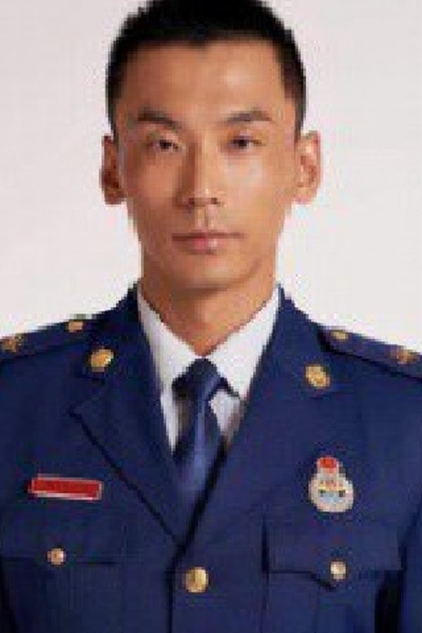 Xun Zhang's headshot