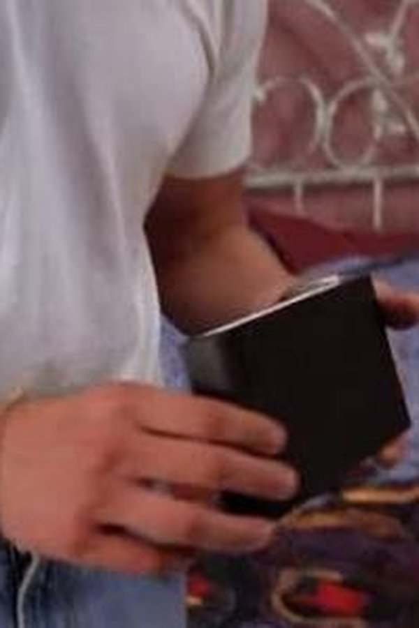 Beverly Hills 90210 – S07E14 – Episodio 14