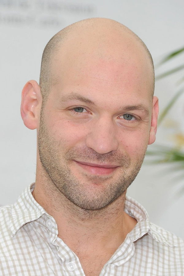 Corey Stoll's headshot