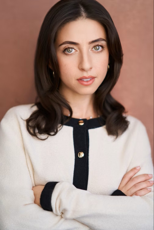 Julia Tolchin's headshot