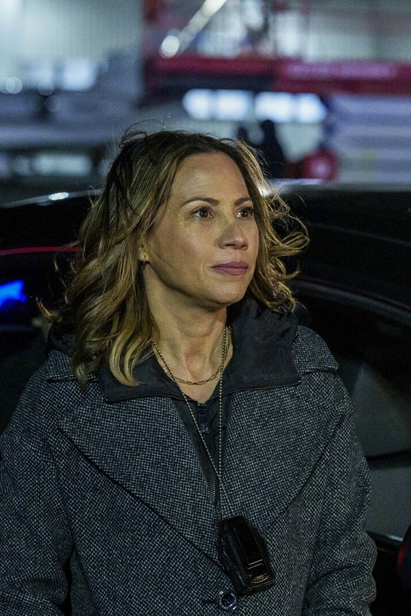 East New York – S01E01 – Episodio 1