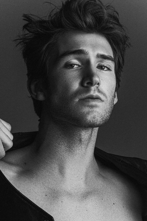 Devin Leadbeater's headshot