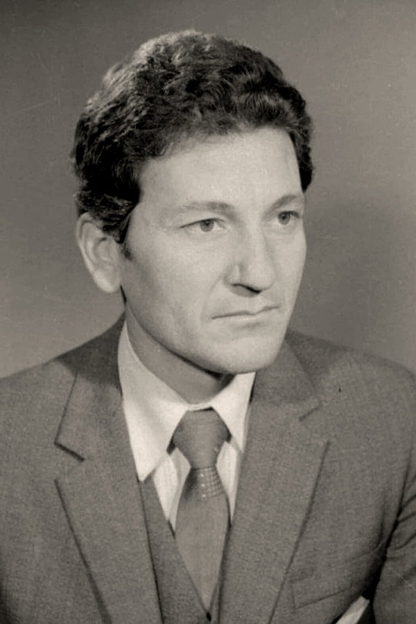 Petrit Llanaj's headshot