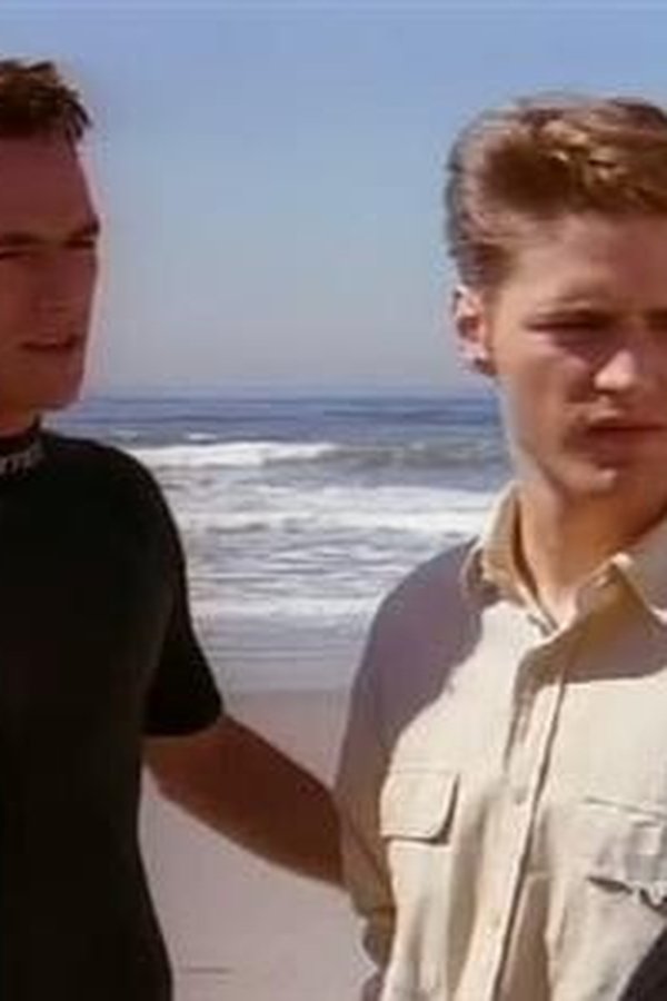 Beverly Hills 90210 – S01E22 – Festa d’Addio