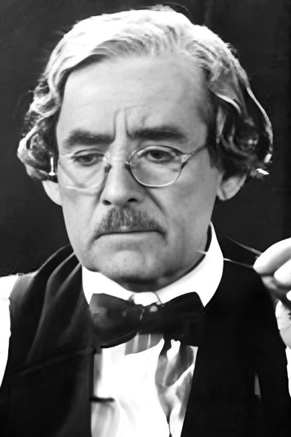 Joseph Harrington's headshot