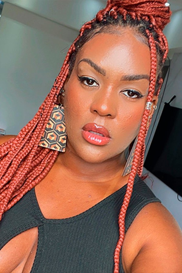 Tatiane Flôr's headshot