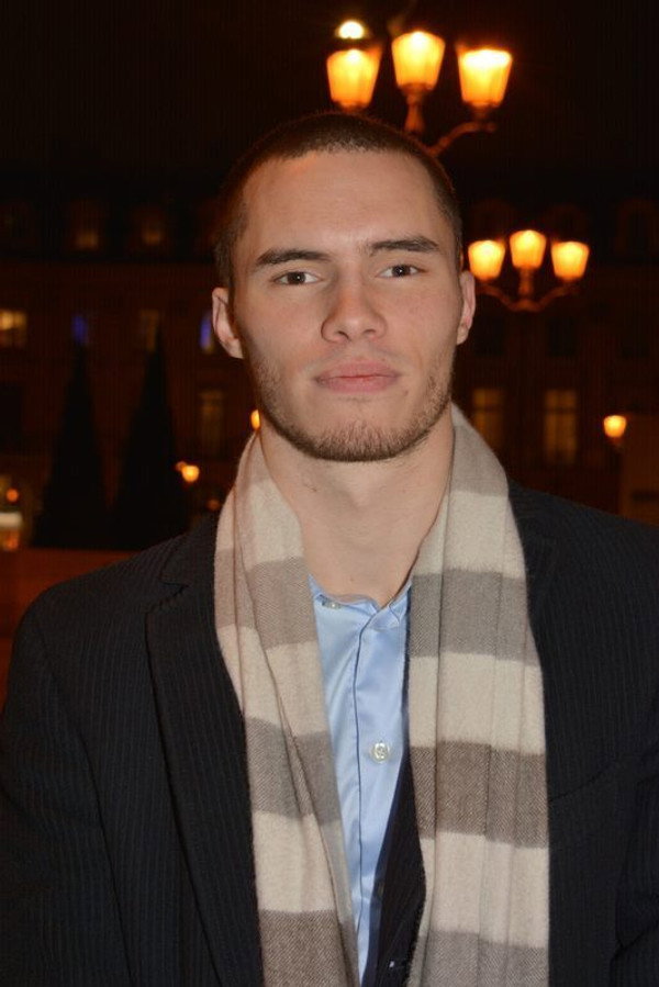 Ymanol Perset's headshot