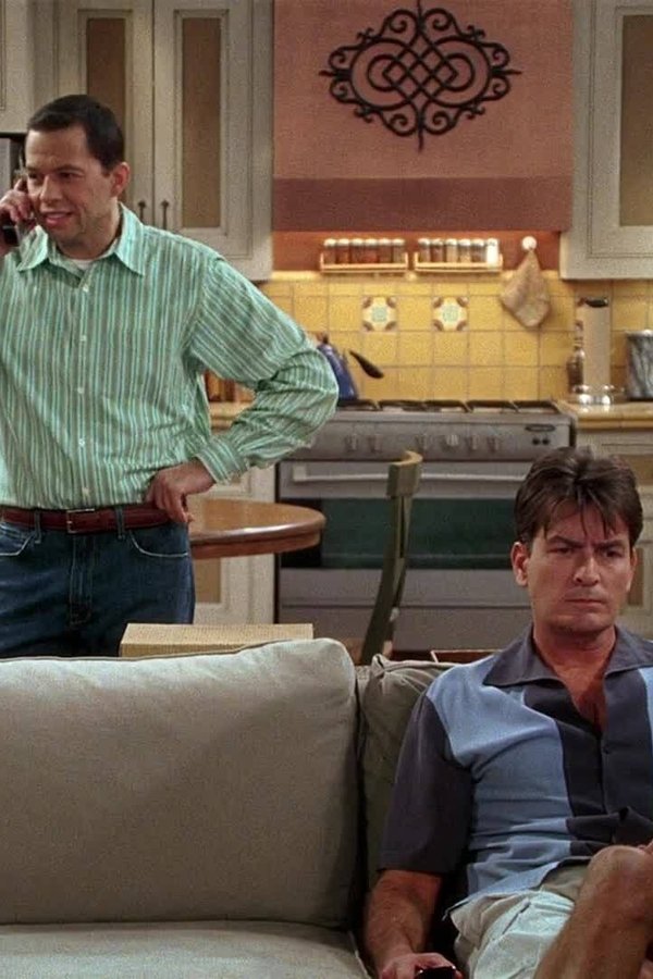 Due uomini e mezzo – S06E09 – L’abito rosso