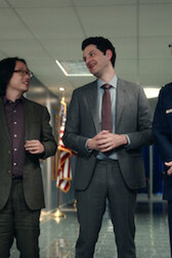 Space Force – S02E01 – L’indagine