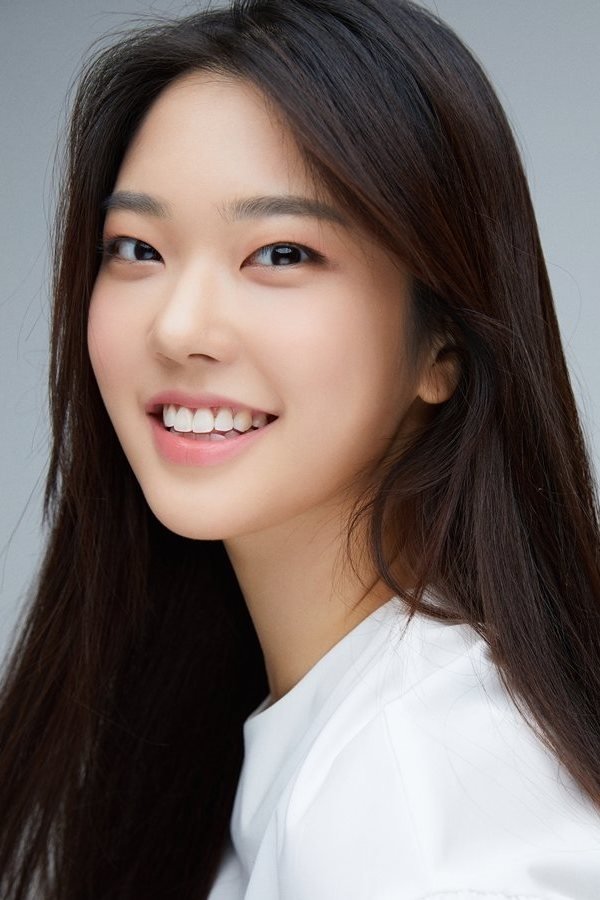 Jang Yi-jung's headshot