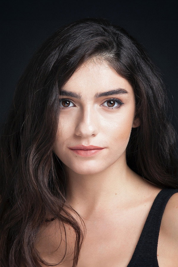 Hazar Ergüçlü's headshot