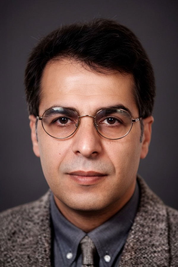 Savaş Akova's headshot