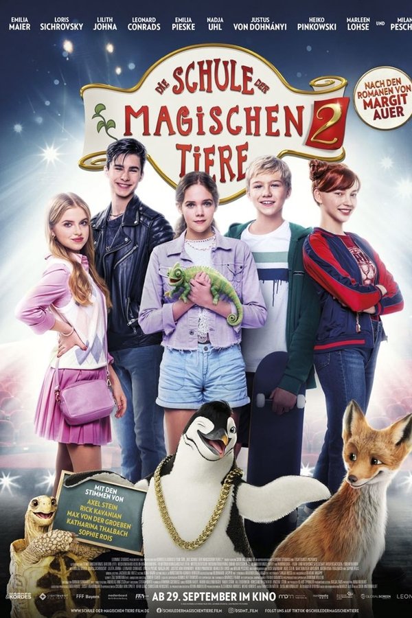 Theaterspaß an der Schule der Magischen Tiere: Die Schüler wollen zum Schuljubiläum ein Musical aufführen. Enden die Proben im Chaos oder zieht die Klasse an einem Strang? Und: Was hat es mit den seltsamen Löchern auf dem Schulgelände auf sich? Mit Hilfe der magischen Tiere lernen die Kinder, worauf es ankommt: Teamwork.