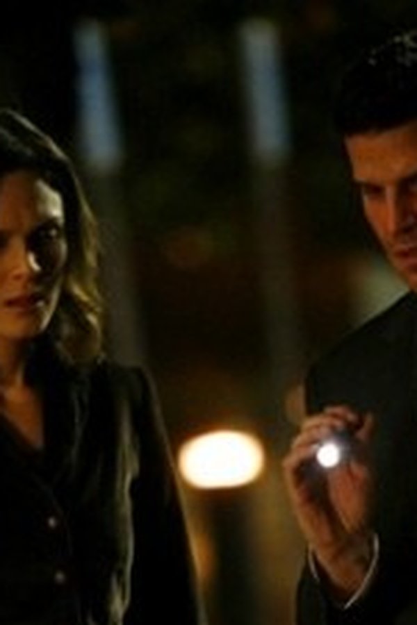 Bones – S02E15 – Delitto per delitto