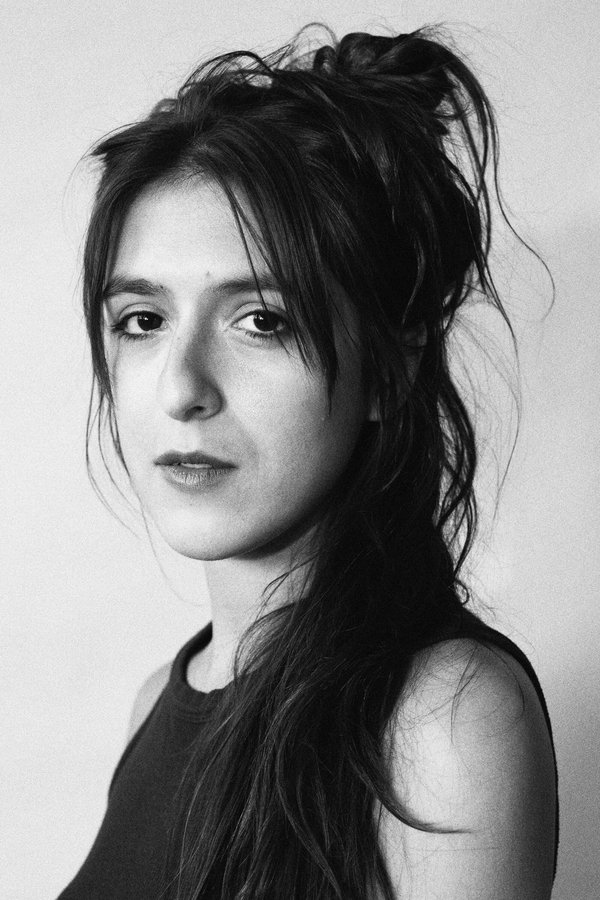 Julia Roliz's headshot