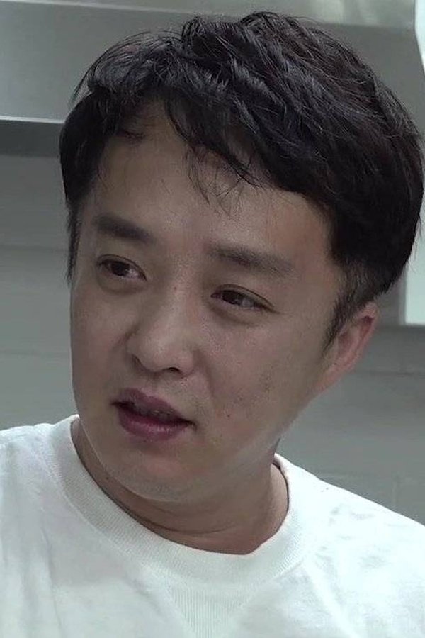 Tae Bong's headshot