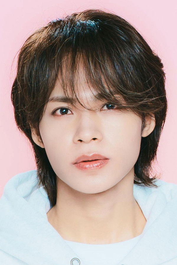 Tatsuya Ueda's headshot
