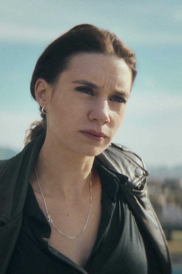 Crooks – S01E07 – Madame