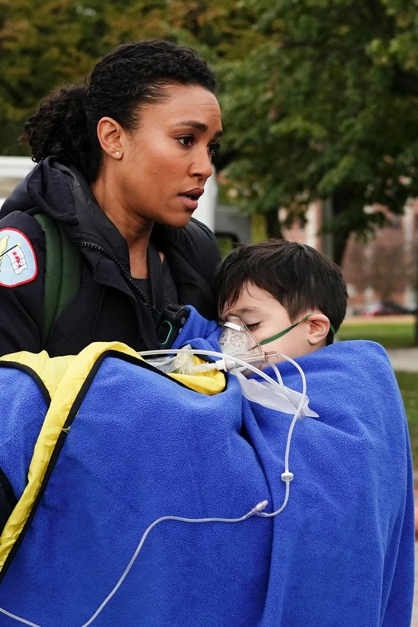 Chicago Fire – S07E09 – Una famiglia