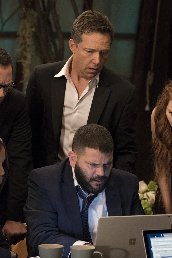 Scandal – S07E06 – Vampiri e sanguisughe