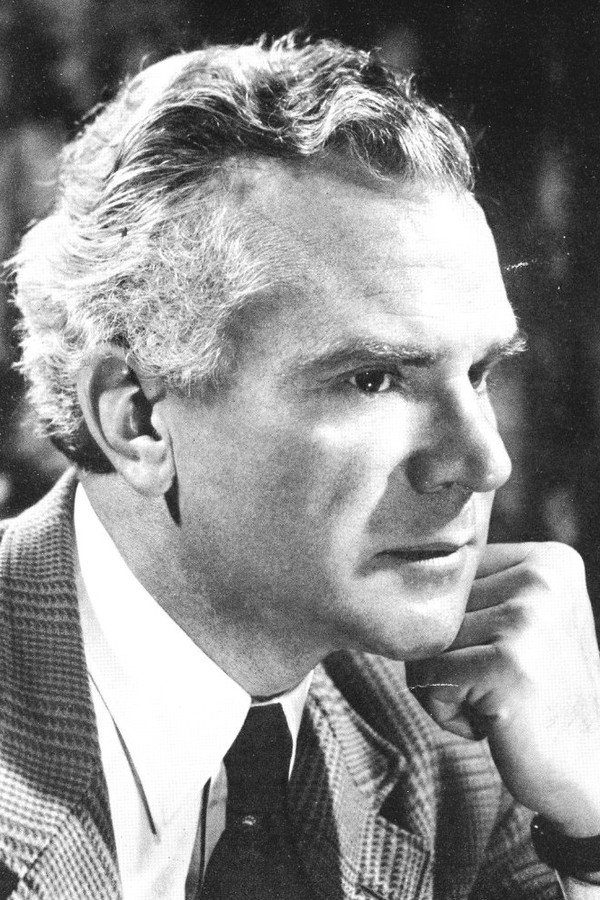 Esmond Knight's headshot